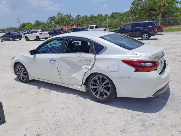 1N4AL3AP5JC281260 2018 NISSAN ALTIMA - Image 2