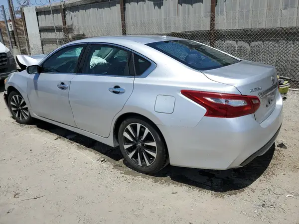 1N4AL3AP5JC282375 2018 NISSAN ALTIMA - Image 2