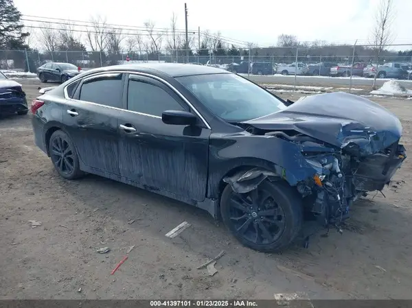 1N4AL3AP5JC283588 2018 NISSAN ALTIMA - Image 1