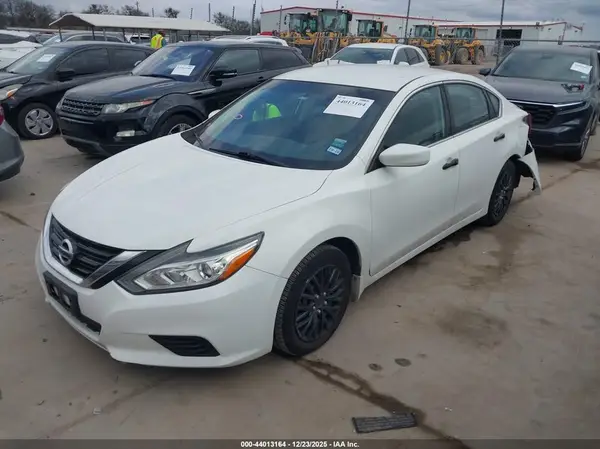 1N4AL3AP5JC472385 2018 NISSAN ALTIMA - Image 2