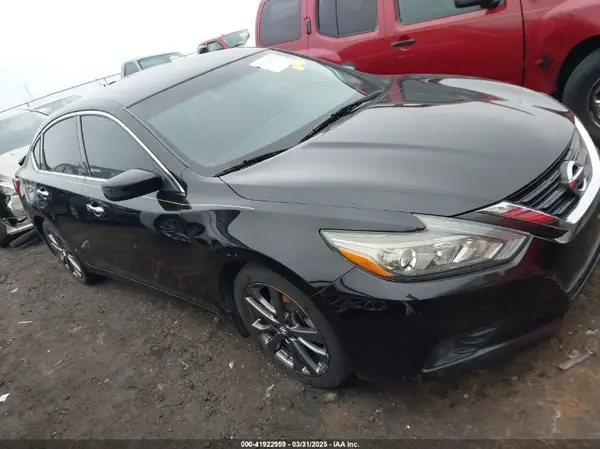 1N4AL3AP5JC473990 2018 NISSAN ALTIMA - Image 1