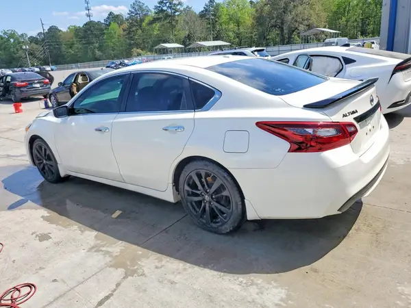 1N4AL3AP5JC479546 2018 NISSAN ALTIMA - Image 2