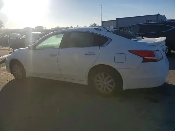 1N4AL3AP6FC578349 2016 NISSAN ALTIMA - Image 2