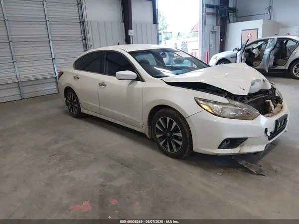 1N4AL3AP6GC241696 2016 NISSAN ALTIMA - Image 1