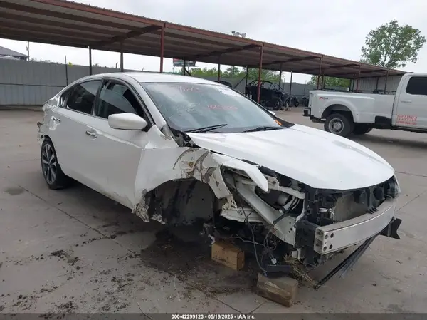1N4AL3AP6GC281776 2016 NISSAN ALTIMA - Image 1