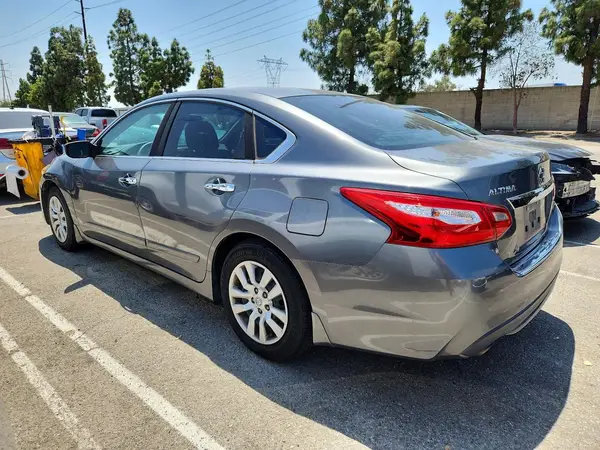 1N4AL3AP6GN388864 2016 NISSAN ALTIMA - Image 2