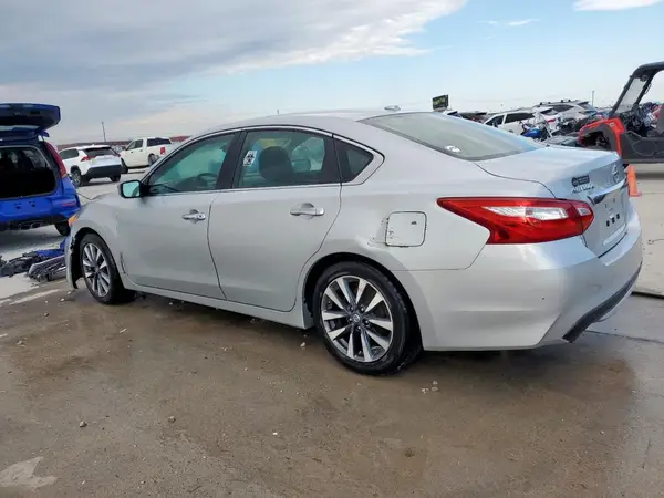 1N4AL3AP6HC109877 2017 NISSAN ALTIMA - Image 2
