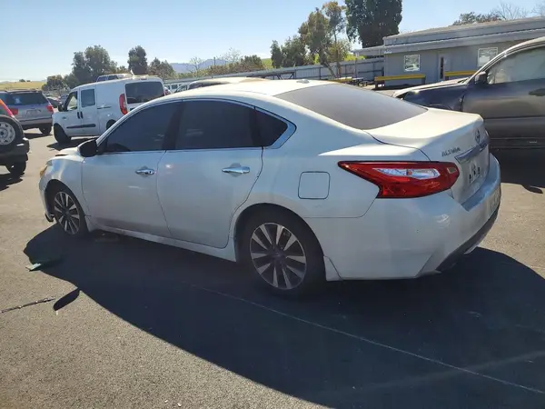 1N4AL3AP6HC127764 2017 NISSAN ALTIMA - Image 2