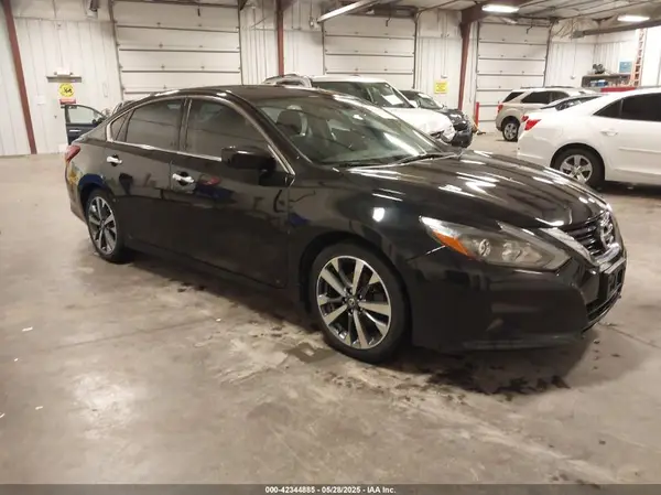 1N4AL3AP6HC130079 2017 NISSAN ALTIMA - Image 1