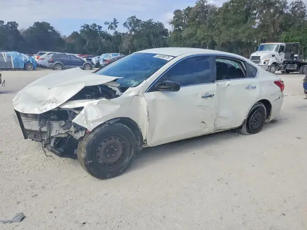 1N4AL3AP6HC165561 2017 NISSAN ALTIMA - Image 1