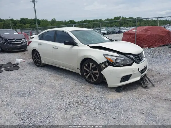1N4AL3AP6HC165656 2017 NISSAN ALTIMA - Image 1