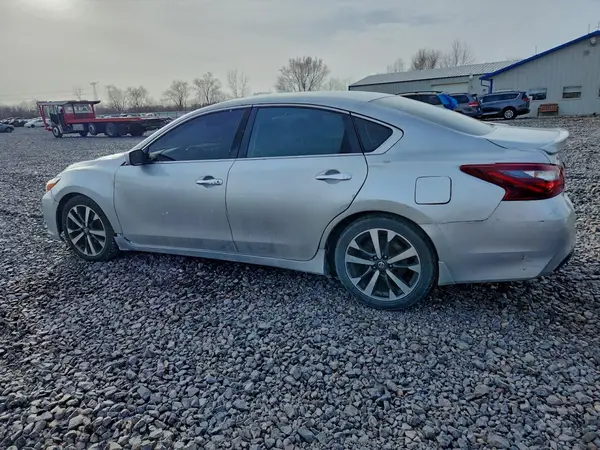 1N4AL3AP6HC168220 2017 NISSAN ALTIMA - Image 2