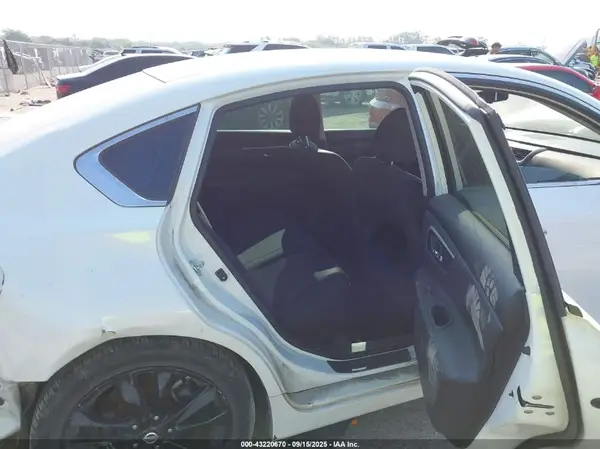 1N4AL3AP6HC174552 2017 NISSAN ALTIMA - Image 8