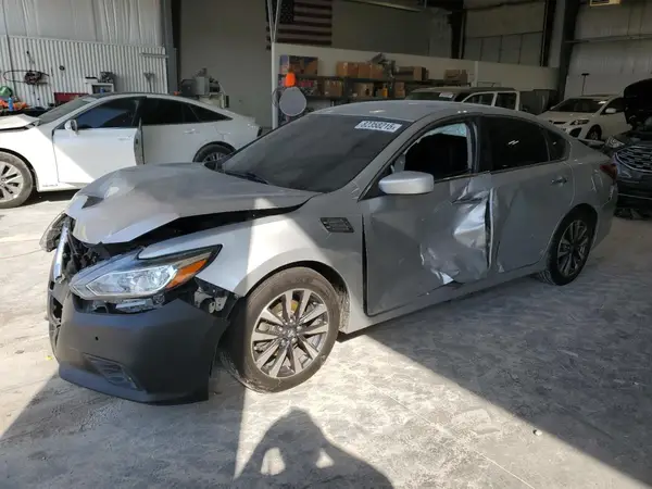 1N4AL3AP6HC184613 2017 NISSAN ALTIMA - Image 1