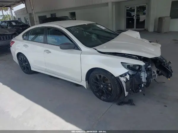 1N4AL3AP6HC190508 2017 NISSAN ALTIMA - Image 1
