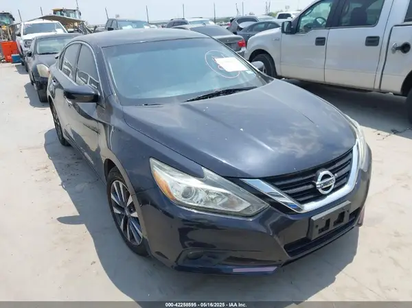 1N4AL3AP6HC194588 2017 NISSAN ALTIMA - Image 1