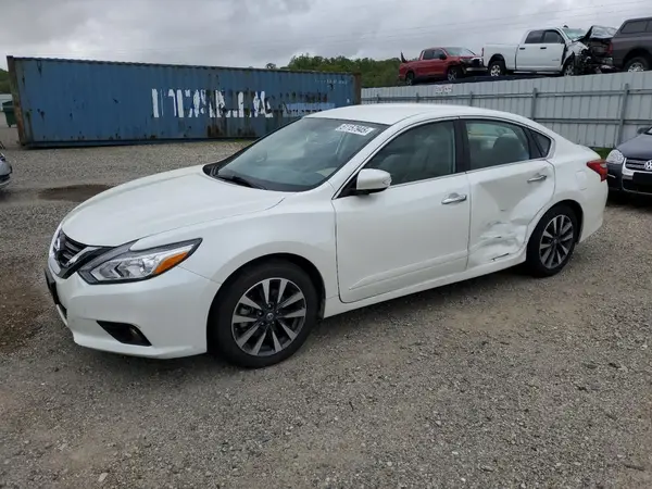 1N4AL3AP6HC195157 2017 NISSAN ALTIMA - Image 1
