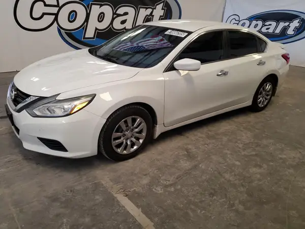 1N4AL3AP6HC256085 2017 NISSAN ALTIMA - Image 1