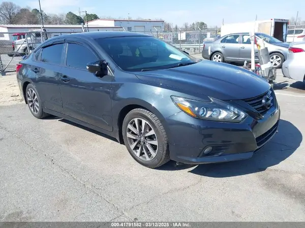 1N4AL3AP6HC268544 2017 NISSAN ALTIMA - Image 1