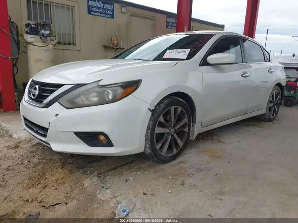 1N4AL3AP6HC277809 2017 NISSAN ALTIMA - Image 2
