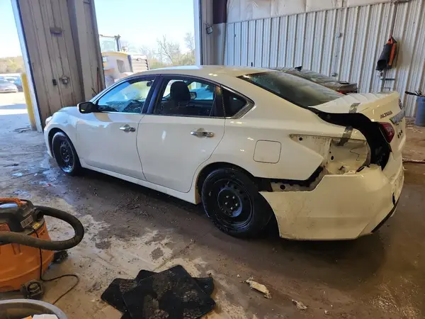 1N4AL3AP6HN303698 2017 NISSAN ALTIMA - Image 2