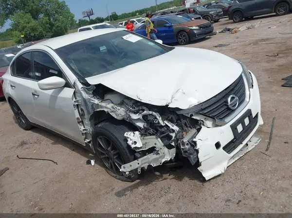 1N4AL3AP6HN330464 2017 NISSAN ALTIMA - Image 1