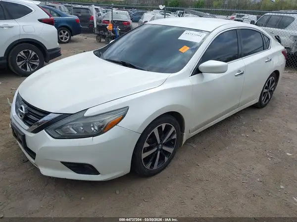 1N4AL3AP6JC105950 2018 NISSAN ALTIMA - Image 2