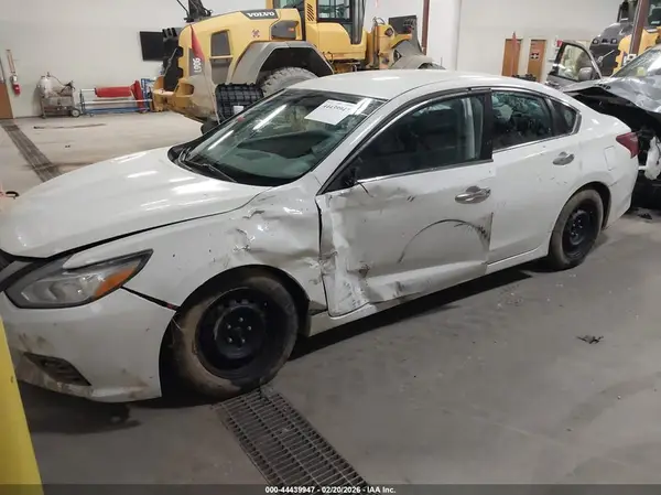 1N4AL3AP6JC107858 2018 NISSAN ALTIMA - Image 2