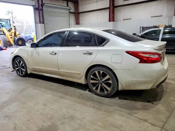 1N4AL3AP6JC107875 2018 NISSAN ALTIMA - Image 2