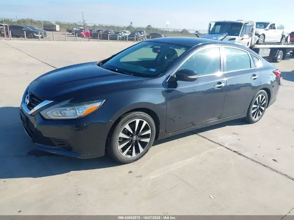 1N4AL3AP6JC109223 2018 NISSAN ALTIMA - Image 2