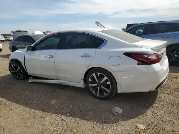 1N4AL3AP6JC113157 2018 NISSAN ALTIMA - Image 2