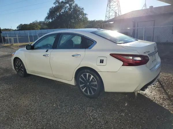 1N4AL3AP6JC116589 2018 NISSAN ALTIMA - Image 2