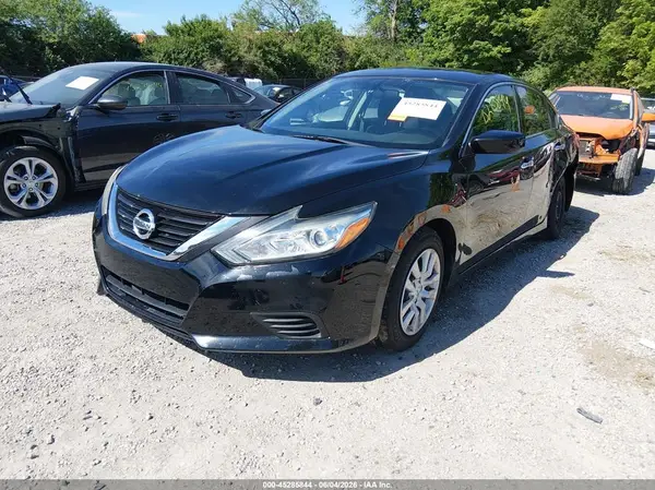 1N4AL3AP6JC118083 2018 NISSAN ALTIMA - Image 2