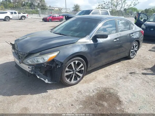 1N4AL3AP6JC118570 2018 NISSAN ALTIMA - Image 2