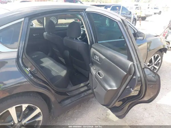 1N4AL3AP6JC118570 2018 NISSAN ALTIMA - Image 8