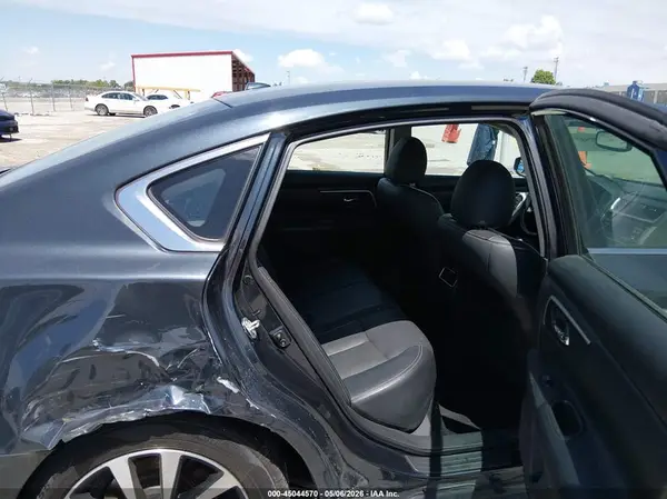 1N4AL3AP6JC123526 2018 NISSAN ALTIMA - Image 8