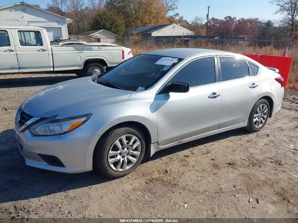 1N4AL3AP6JC126829 2018 NISSAN ALTIMA - Image 2