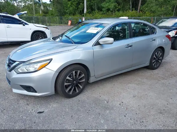 1N4AL3AP6JC126975 2018 NISSAN ALTIMA - Image 2