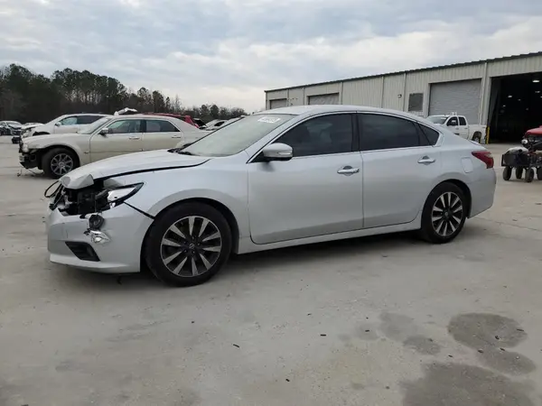 1N4AL3AP6JC136261 2018 NISSAN ALTIMA - Image 1
