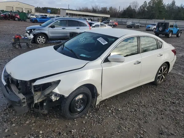 1N4AL3AP6JC138074 2018 NISSAN ALTIMA - Image 1