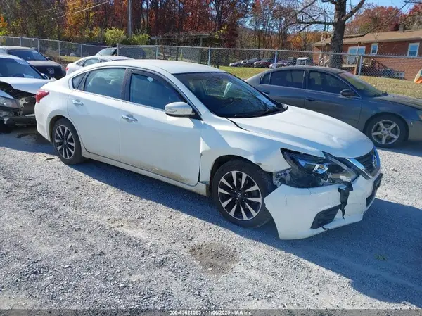 1N4AL3AP6JC144392 2018 NISSAN ALTIMA - Image 1