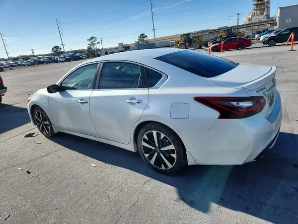 1N4AL3AP6JC146403 2018 NISSAN ALTIMA - Image 2