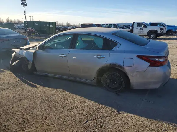 1N4AL3AP6JC155957 2018 NISSAN ALTIMA - Image 2