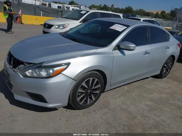 1N4AL3AP6JC159247 2018 NISSAN ALTIMA - Image 2