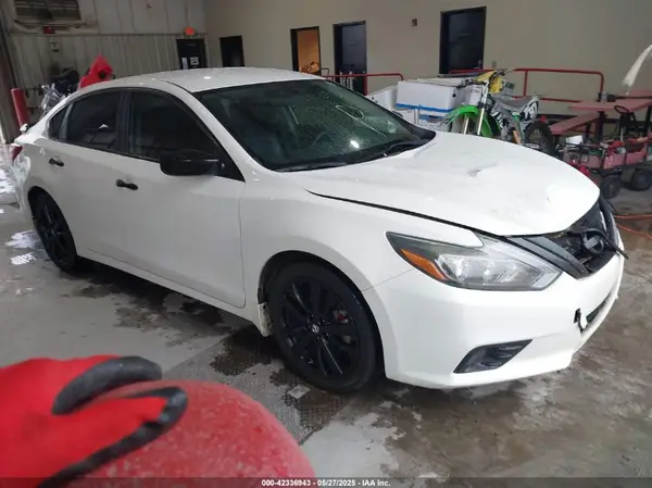 1N4AL3AP6JC161855 2018 NISSAN ALTIMA - Image 1