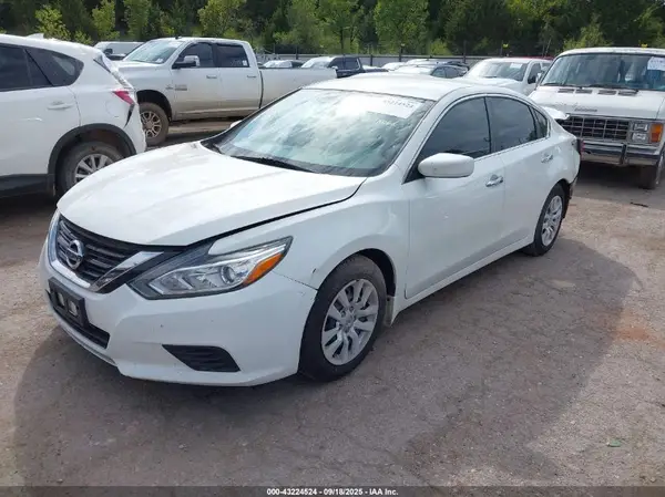1N4AL3AP6JC165811 2018 NISSAN ALTIMA - Image 2