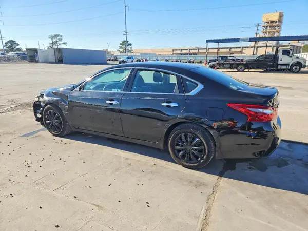 1N4AL3AP6JC166599 2018 NISSAN ALTIMA - Image 2
