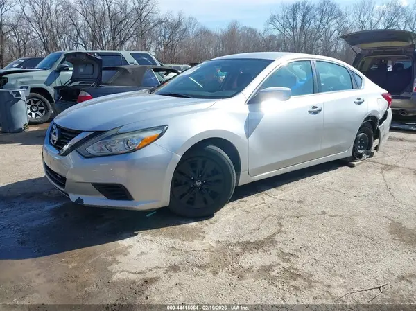 1N4AL3AP6JC167252 2018 NISSAN ALTIMA - Image 2