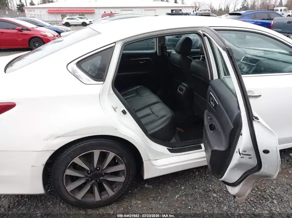 1N4AL3AP6JC167297 2018 NISSAN ALTIMA - Image 8