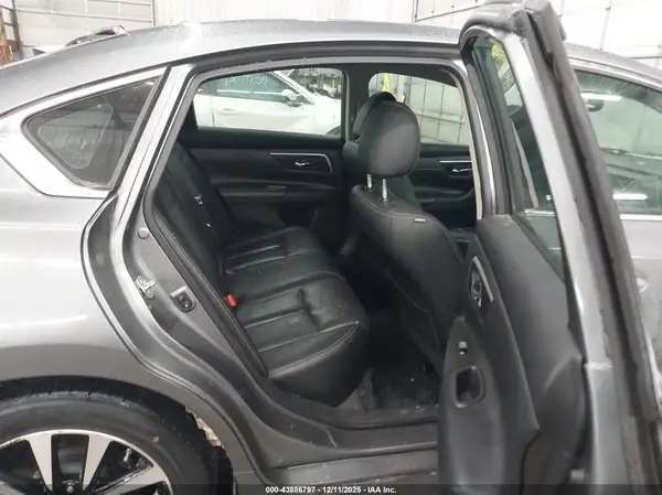 1N4AL3AP6JC168899 2018 NISSAN ALTIMA - Image 8